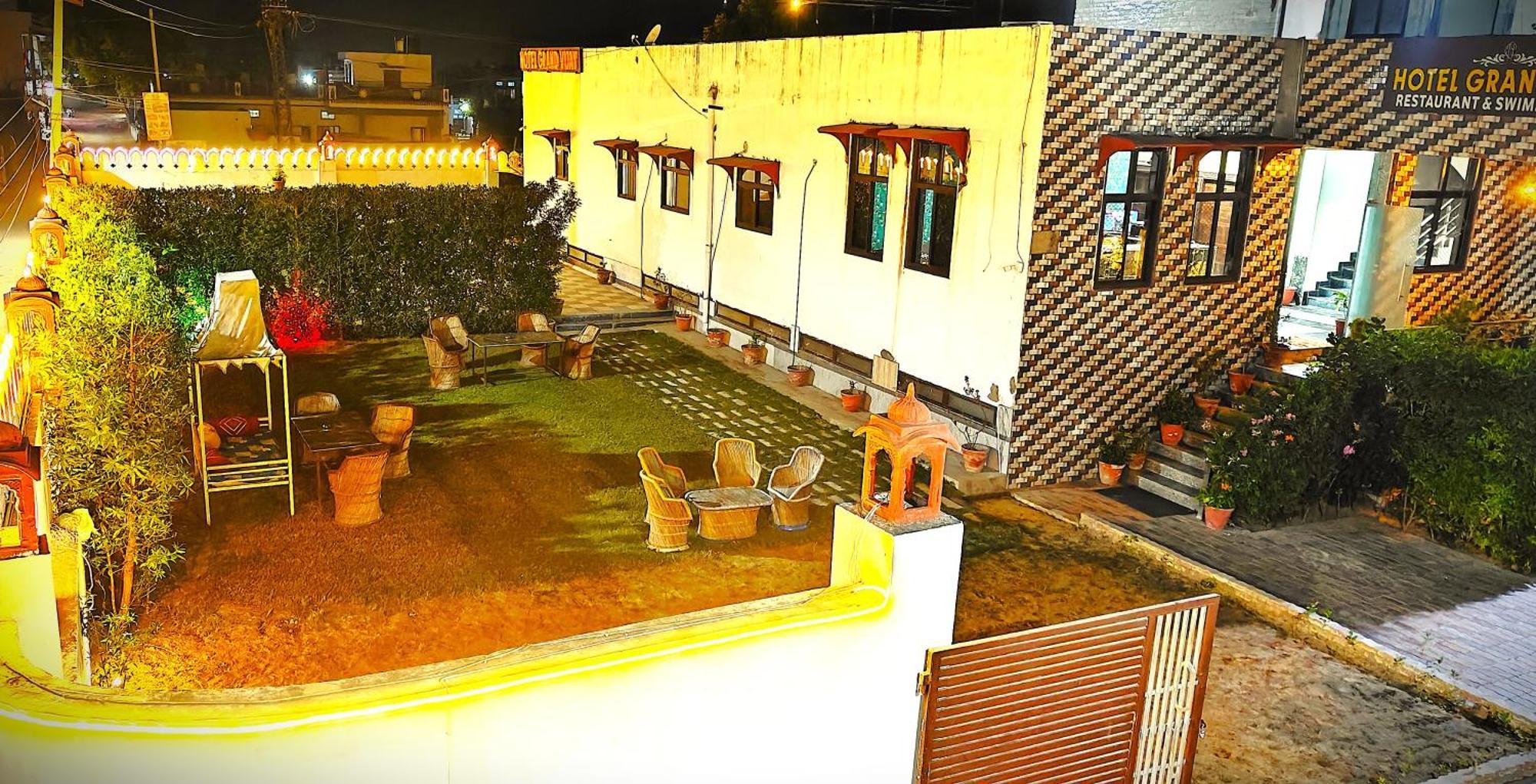 Hotel Grand Vijay Pushkar Eksteriør billede