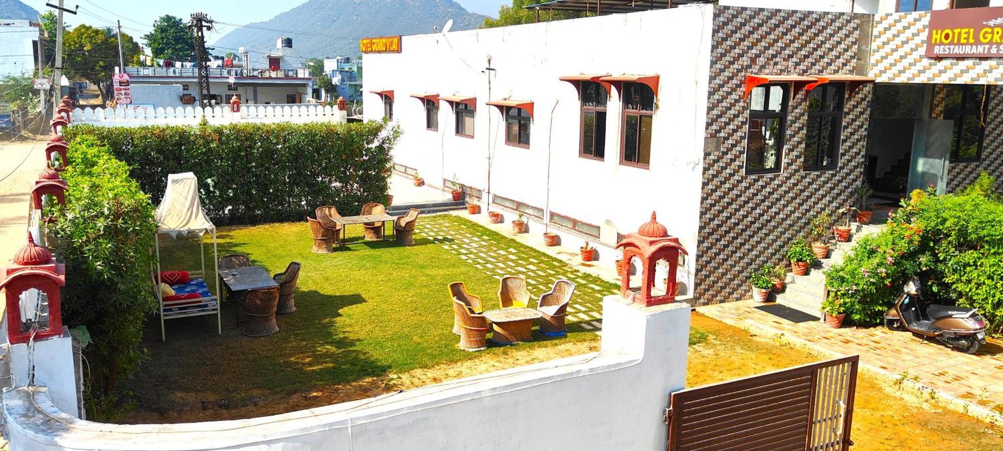 Hotel Grand Vijay Pushkar Eksteriør billede